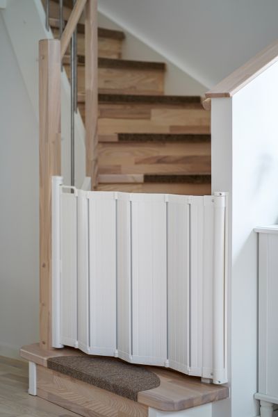 Child Safety Gate Assembly